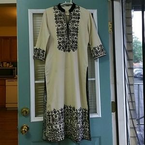 Pakistani Embroidered Kameez